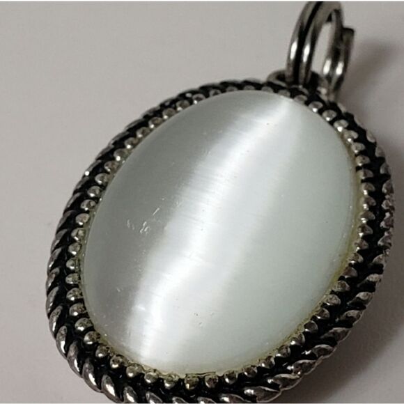 WHITE CAT"S EYE In Silver-tone Setting PENDANT ONLY - Picture 2 of 8